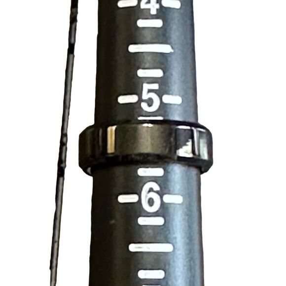 Brand New!! Size 5 1/2 Stainless steel plated beveled edge band/ring - Picture 4 of 4